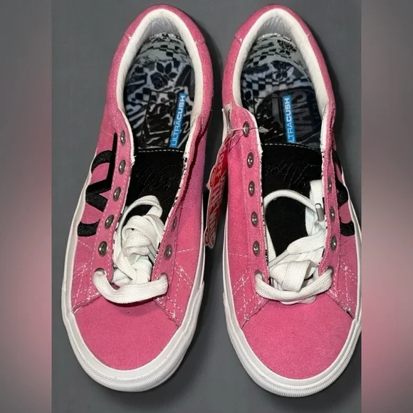 Vans Pink and Black Suede Ultra Cush Shoes - brand new without box - Picture 2 of 7